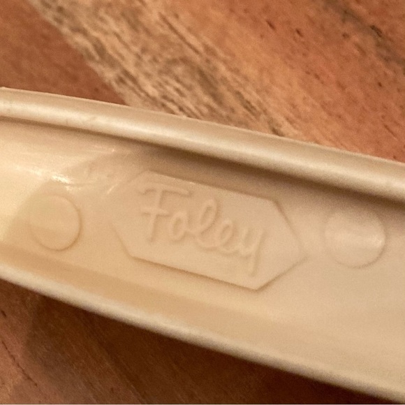 Vintage Foley Cream/Tan Solid Plastic Kitchen Spoon - Picture 2 of 7